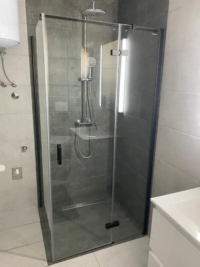 Apartments Primo - プーラ 0*,