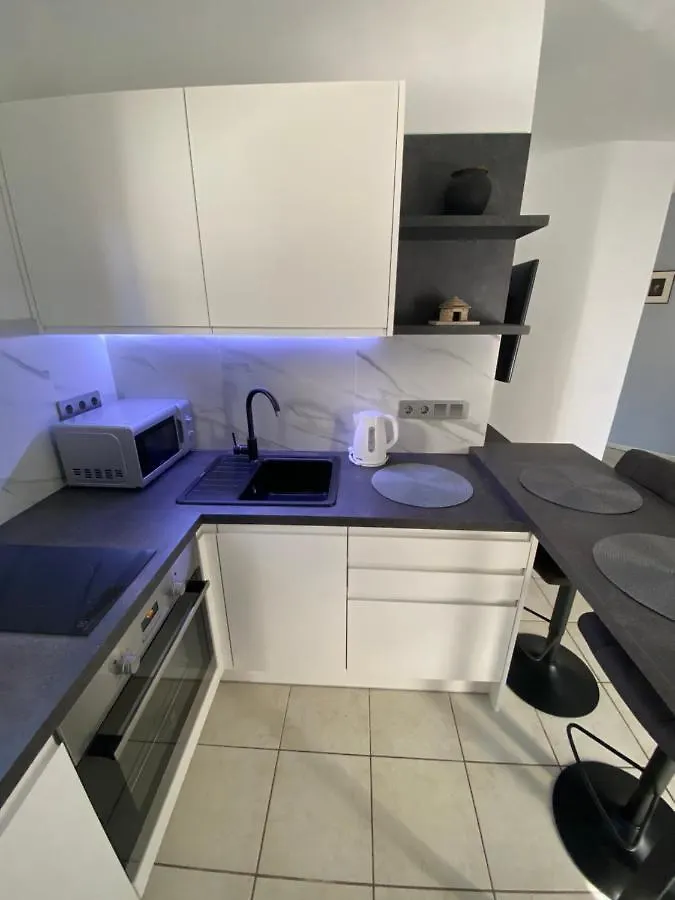 Apartments Primo - プーラ 0*,