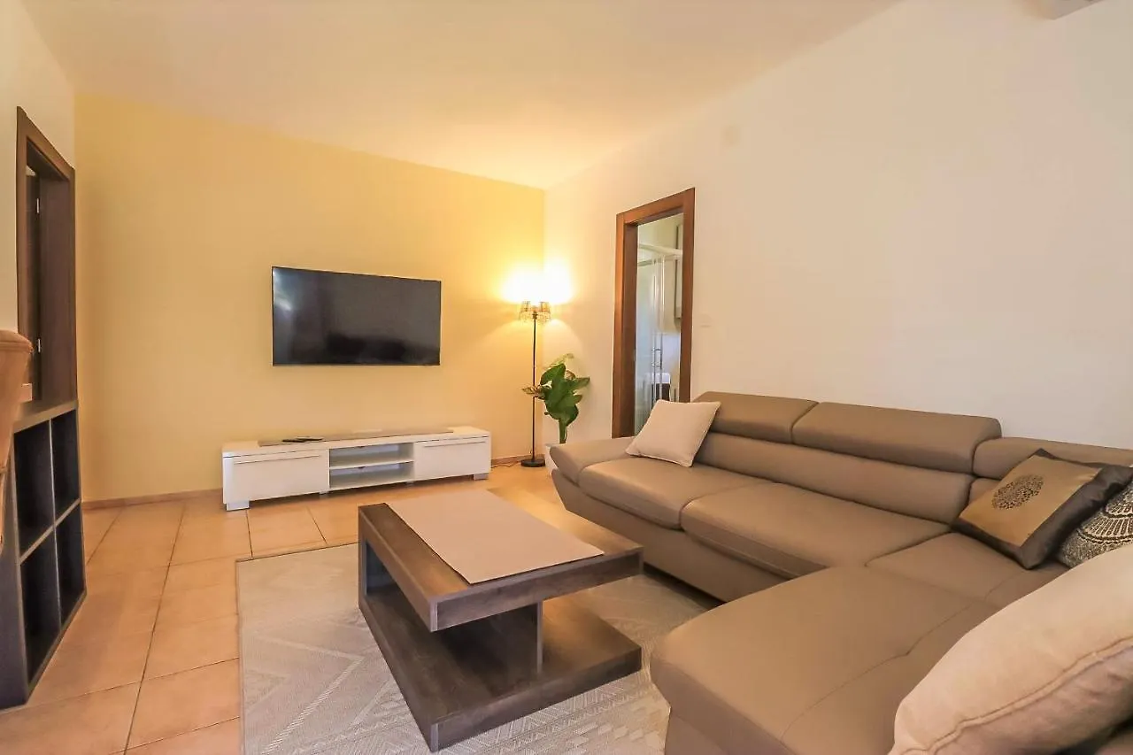 Apartments Primo - プーラ